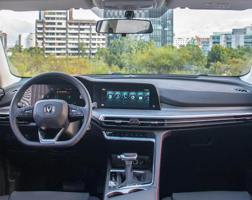 Diseño Interior de CS35 Plus